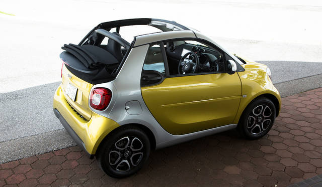 2段階目でリアウィンドウまでおりたたまれる