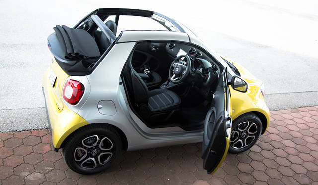 2段階目でリアウィンドウまでおりたたまれる