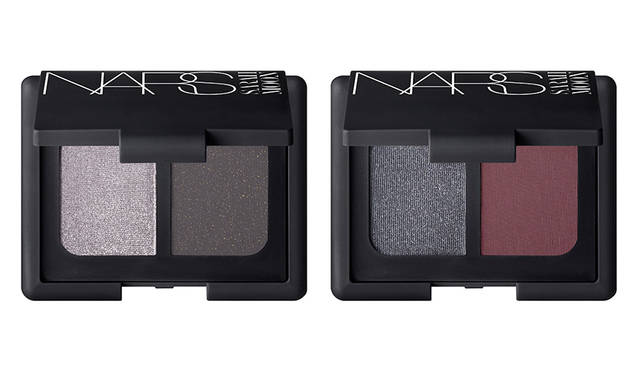 <strong>NARS デュオアイシャドー</strong><br /> モダンでユニークなカラーコンビネーションのアイシャドーパレット。一緒に使うことなど思いもつかない2色が、信じられないほど美しい仕上がりを実現。濃厚なピグメントの超微粒子パウダーは、肌の上をすべるように均一にのびて目もとにフィット。ヨレにくく、美しい色が持続。単色でも2色を重ねづけしても。<br /> <br /> ［限定2種］<br /> 価格｜各4200円（税別）<br />