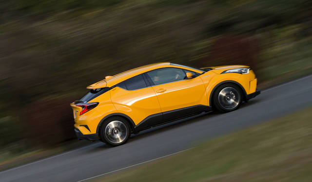 ハイブリッド車は1797ccエンジン（72kW/98psと142Nm）に電気モーター（53kW/72psと163Nm）を組み合わせている