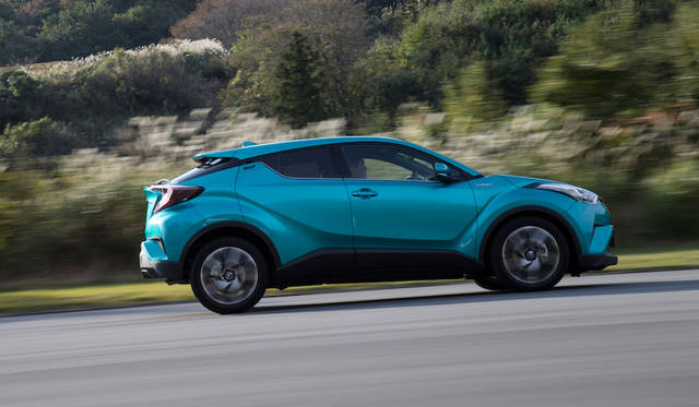 ハッチゲートの角度が寝かされていてファストバック的なスタイリングが特徴だ