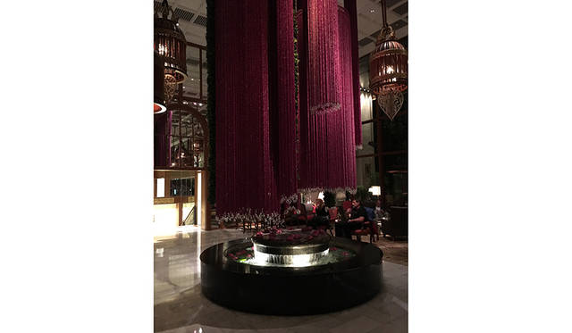 花に溢れた館内