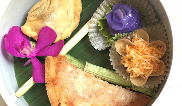 「オーサーズラウンジ」：アフタヌーンティも有名