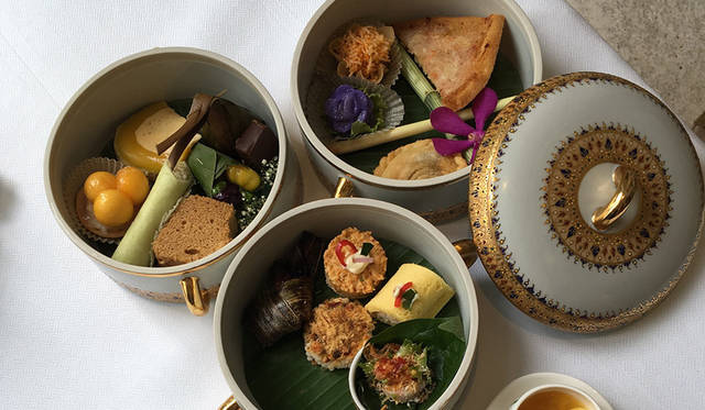 「オーサーズラウンジ」：アフタヌーンティも有名