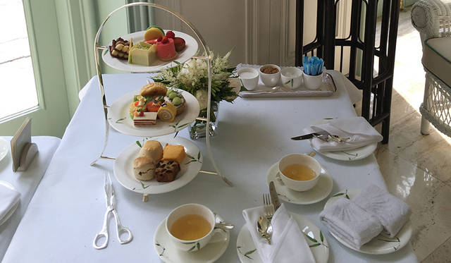 「オーサーズラウンジ」：アフタヌーンティも有名