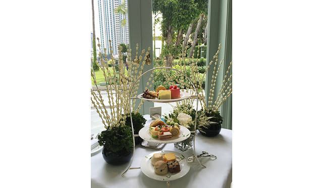 「オーサーズラウンジ」：アフタヌーンティも有名