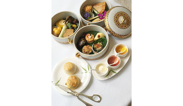 「オーサーズラウンジ」：アフタヌーンティも有名