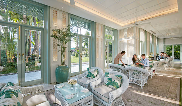 「オーサーズラウンジ」：アフタヌーンティも有名