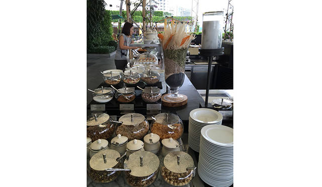 川沿いの優雅な朝食「ザ・リバーサイド　テラス」