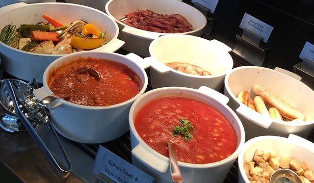 川沿いの優雅な朝食「ザ・リバーサイド　テラス」