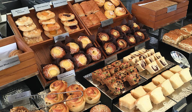 川沿いの優雅な朝食「ザ・リバーサイド　テラス」