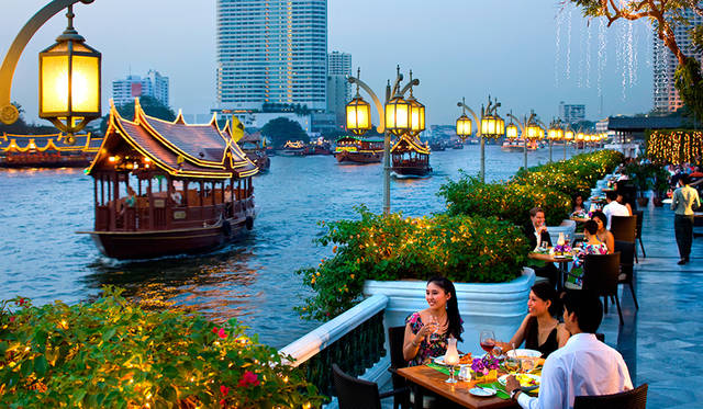 川沿いの優雅な朝食「ザ・リバーサイド　テラス」