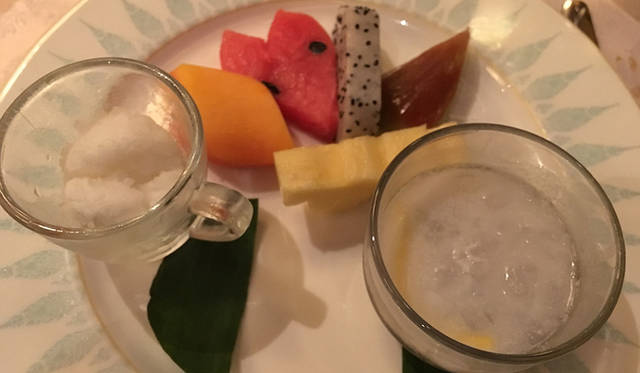 伝統のダンスが見られるタイ料理レストラン「サラ リム ナーム」