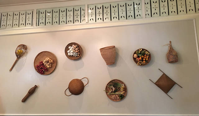 河を挟んで対岸にあるホテル施設では、タイ料理のクラスも