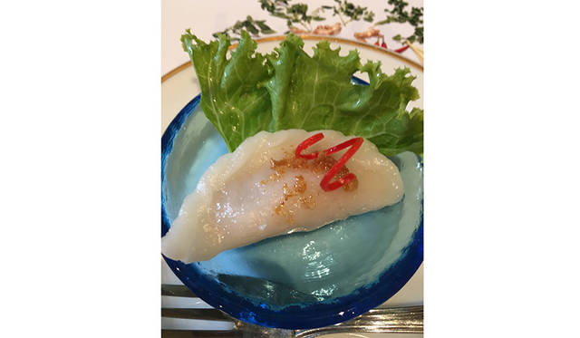 河を挟んで対岸にあるホテル施設では、タイ料理のクラスも