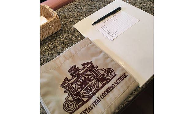 クッキングラスでは、エプロン、レシピが用意されている