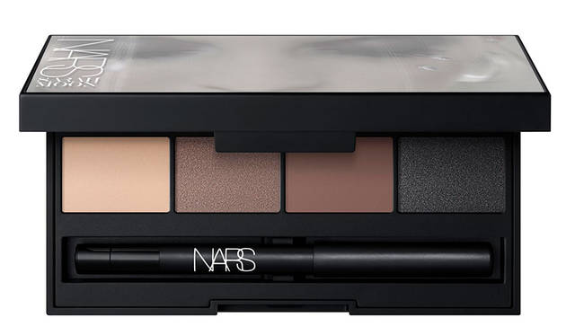 <strong>NARS ルッククローサー アイシャドーパレット<br /> NARSデパートカウンター限定</strong> <br /> NARSデパートカウンター限定アイシャドー4色に、ミニサイズのアイライナー1色をセットしたパレット。<br /> 価格｜6300円（税別）<br /> ［セット内容］（左から）<br /> − アイシャドー（すべて限定色）<br /> − ラージャーザンライフ ロングウェアアイライナー［ミニサイズ］<br /> 8051（Via Veneto）ブラック<br />