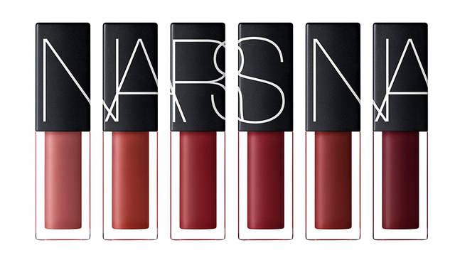 <strong>NARS マインドゲーム ベルベットリップグライドセット<br /> セミセルフコスメショップ限定</strong> <br /> 2016年10月に登場したばかりのハイブリッドリップ「ベルベットリップグライド」のミニサイズ、限定色を含んだ6色セット。<br /> 価格｜5400円（税別）<br /> ［セット内容］（左から）<br /> − ベルベットリップグライド［ミニサイズ］<br /> 2713（Bound）ローズピンク No. 675（限定色） Chez Claude（限定色） 2719（Unspeakable）ガーネット Platoʼs（限定色） 2720（Toy）ディープオーベルジン<br />