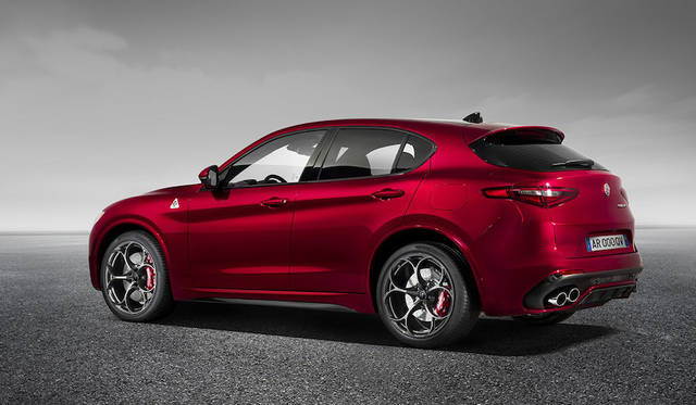 アルファロメオ「ステルビオ」。全長は4.68mで全高は1.65ｍ