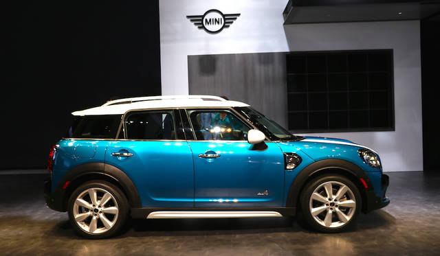 「MINIカントリーマン」。日本ではクロスオーバーと呼ばれるMINIカントリーマンがフルモデルチェンジ
