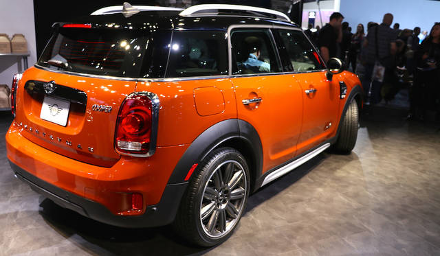 「MINIカントリーマン」。従来モデルより全長が20cm伸びてもっとも大きなMINIとなった