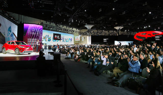 かつてなら米国ではサイオンブランドで売られていたはずのトヨタ「C-HR」の発表会風景
