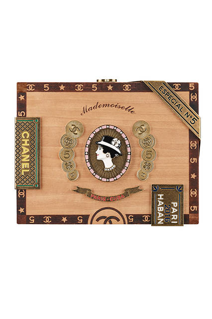 size｜14×18×5cm <br>価格｜157万4000円（税別）