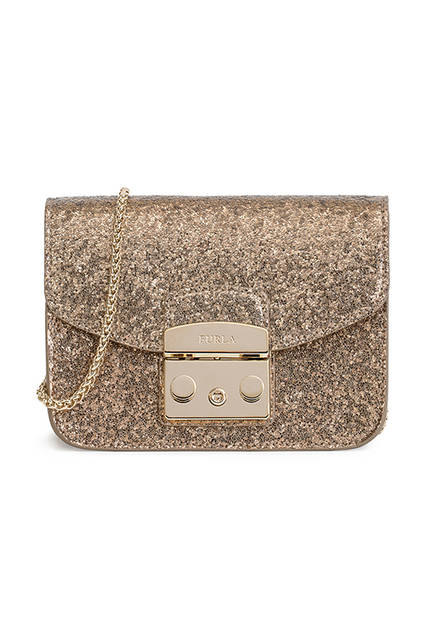 <strong>METROPOLIS</strong><br /> W16.5 x H12 x D8cm <br /> 素材｜グリッターレザー<br /> 価格｜4万4000円(税抜) 