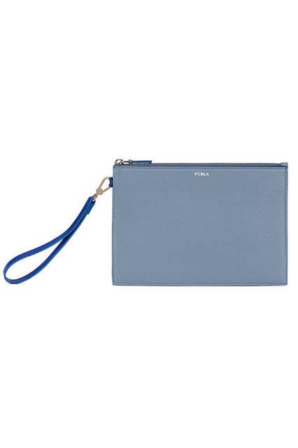 <strong>GIOVE Clutch </strong><br /> W25 x H17cm<br /> 素材｜カーフレザー <br /> 価格｜2万7000円(税抜) 