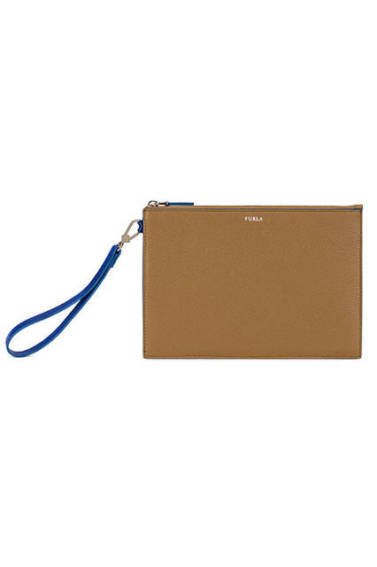 <strong>GIOVE Clutch </strong><br /> W25 x H17cm<br /> 素材｜カーフレザー <br /> 価格｜2万7000円(税抜) 
