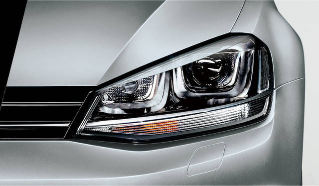 ゴルフ／ゴルフ ヴァリアント TSI コンフォートライン コネクトに標準装備のバイキセノンヘッドライト（オートハイトコントロール機能付）