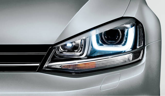ゴルフ／ゴルフ ヴァリアント TSI ハイライン コネクトに標準装備のバイキセノンヘッドライト（オートハイトコントロール機能、LEDポジションランプ付）