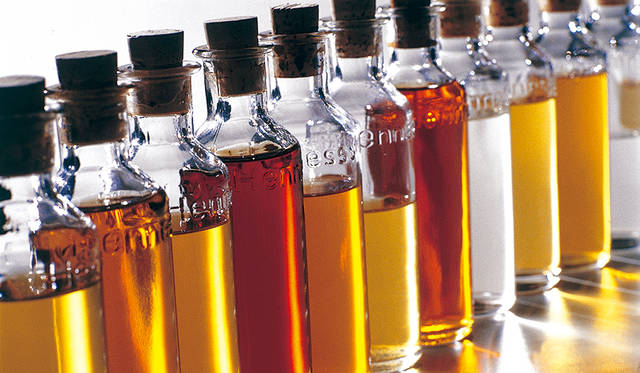 ヘネシー X.Oは100種類以上のオー・ド・ヴィー（原酒）をブレンドして誕生する。