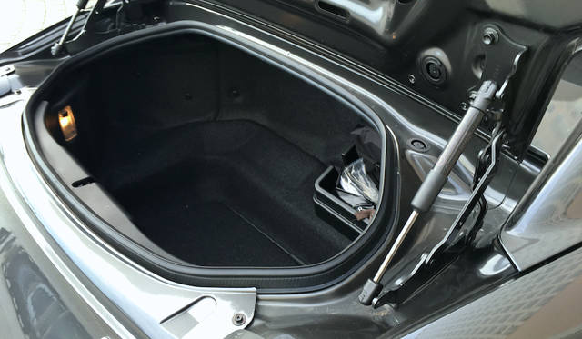 トランク容量は127リッター