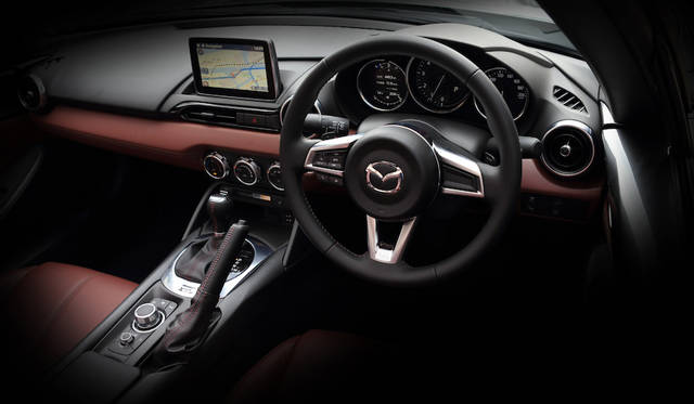 トランスミッションは6段MTと6段ATが用意される（RSはMTのみ）