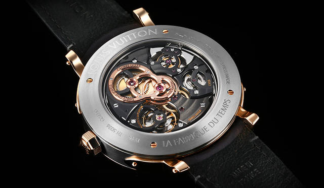 <strong>エスカル オトマティック タイムゾーン スチール＆ゴールド</strong><br /> ムーブメント｜自動巻き　キャリバーLV87<br /> パワーリザーブ｜42時間<br /> ケース素材｜18Kピンクゴールド＆ステンレススチール<br /> ケース径、ケース厚｜39mm、8.4mm<br /> ケースバック｜シースルー<br /> 防水｜50m防水<br /> ストラップ｜アリゲーターストラップ<br /> 価格｜145万円（税別）