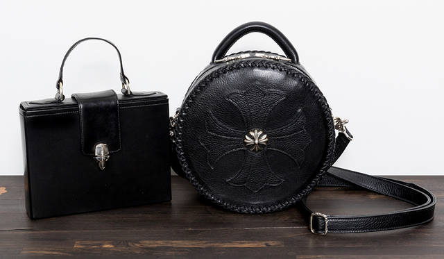 左からバッグ 34万9000円（税別）、65万6000円（税別）