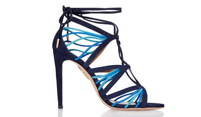 <strong>Very Holli Sandal</strong><br /> デザイン｜Holli Rogers<br /> 価格｜8万6500円（税抜 ・参考価格） <br /> ※日本円は換算日レートにより価格が異なります <br /> カラー｜2色