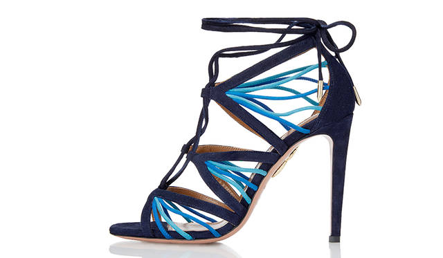 <strong>Very Holli Sandal</strong><br /> デザイン｜Holli Rogers<br /> 価格｜8万6500円（税抜 ・参考価格） <br /> ※日本円は換算日レートにより価格が異なります <br /> カラー｜2色