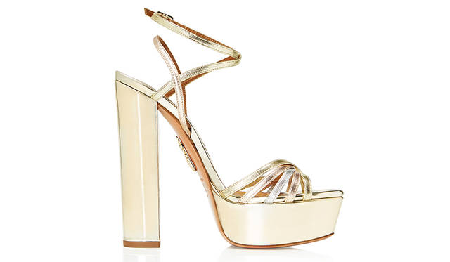 <strong>Very Claire Sandal Plateau</strong><br /> デザイン｜Claire Distenfeld<br /> 価格｜7万9500円、9万5000円（税抜 ・参考価格） <br /> ※日本円は換算日レートにより価格が異なります。 <br /> カラー｜2色<br />