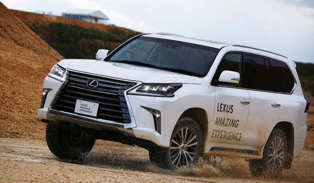 LEXUS LX570で挑むオフロードサファリ