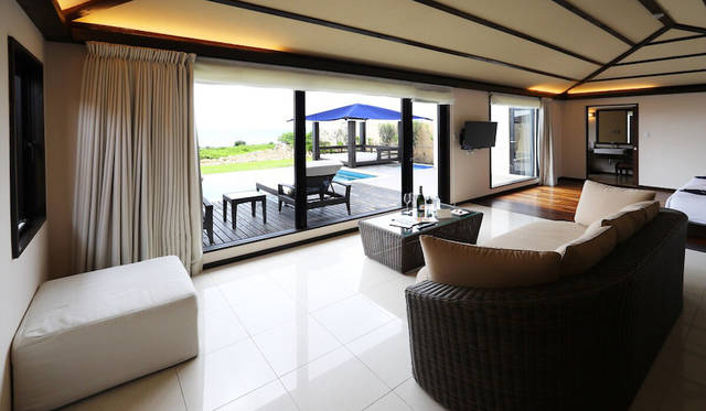 参加者は伊良部島に昨年オープンしたばかりのリゾートホテル「紺碧ザ・ヴィラ オールスイート」にステイした