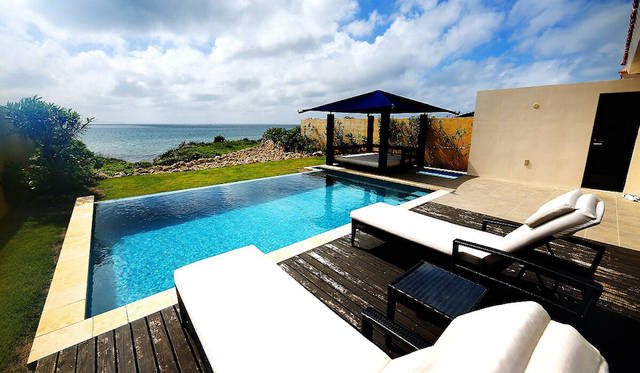 参加者は伊良部島に昨年オープンしたばかりのリゾートホテル「紺碧ザ・ヴィラ オールスイート」にステイした