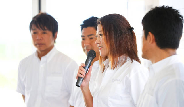 レッスンを担当するのは、2015年スーパーGT300クラス優勝者である片岡達也選手、同じくスーパーGT300クラスで最多優勝記録を保持する新田守男選手、ルマン24時間耐久レースウィナー、荒聖治選手とGAZOOレーシングからニュルブルクリンク24時間耐久レースに参戦している佐藤久美選手。インストラクター陣も申し分のない顔ぶれである。