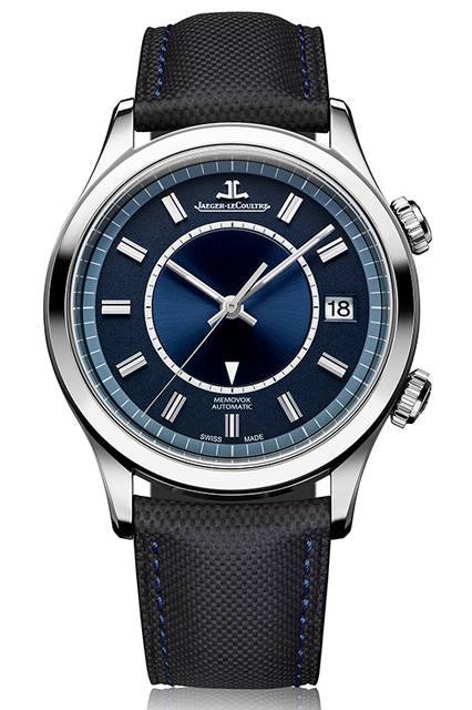 <strong>マスター・メモボックス ブティック・エディション</strong><br /> ムーブメント｜自動巻き（自社製Cal.956）<br /> パワーリザーブ｜45時間<br /> 文字盤｜ブルー・サンレイ仕上げ（内側）、ブルー・オパーリン（外側）<br /> 機能｜アラーム<br /> ケース素材｜ステンレススチール<br /> ケース径｜40mm<br /> ストラップ素材｜トリエステ・ブラック・カーフレザー<br /> 防水性｜5気圧<br /> 限定｜500本<br /> 価格｜124万2000円（税込）<br />