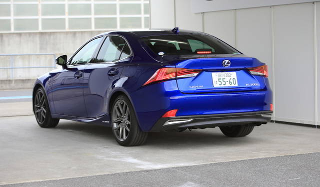 Lexus IS300h|レクサス IS300h 002