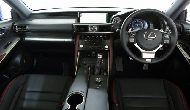 Lexus IS300h|レクサス IS300h 010