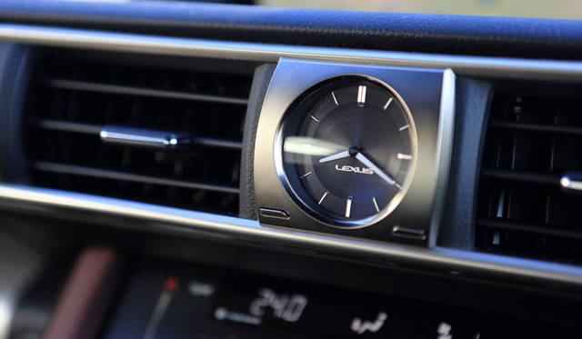 Lexus IS300h|レクサス IS300h 014