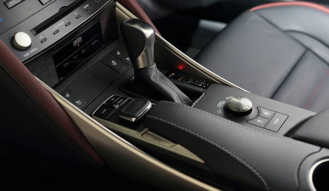 Lexus IS300h|レクサス IS300h 016