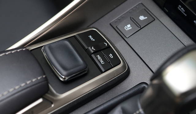 Lexus IS300h|レクサス IS300h 017